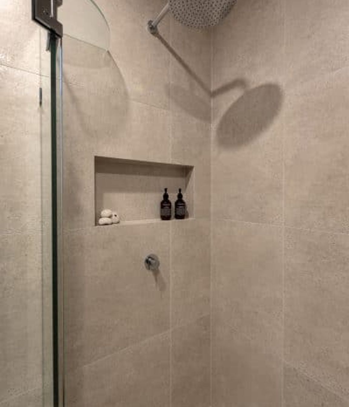 MODERN LIVING