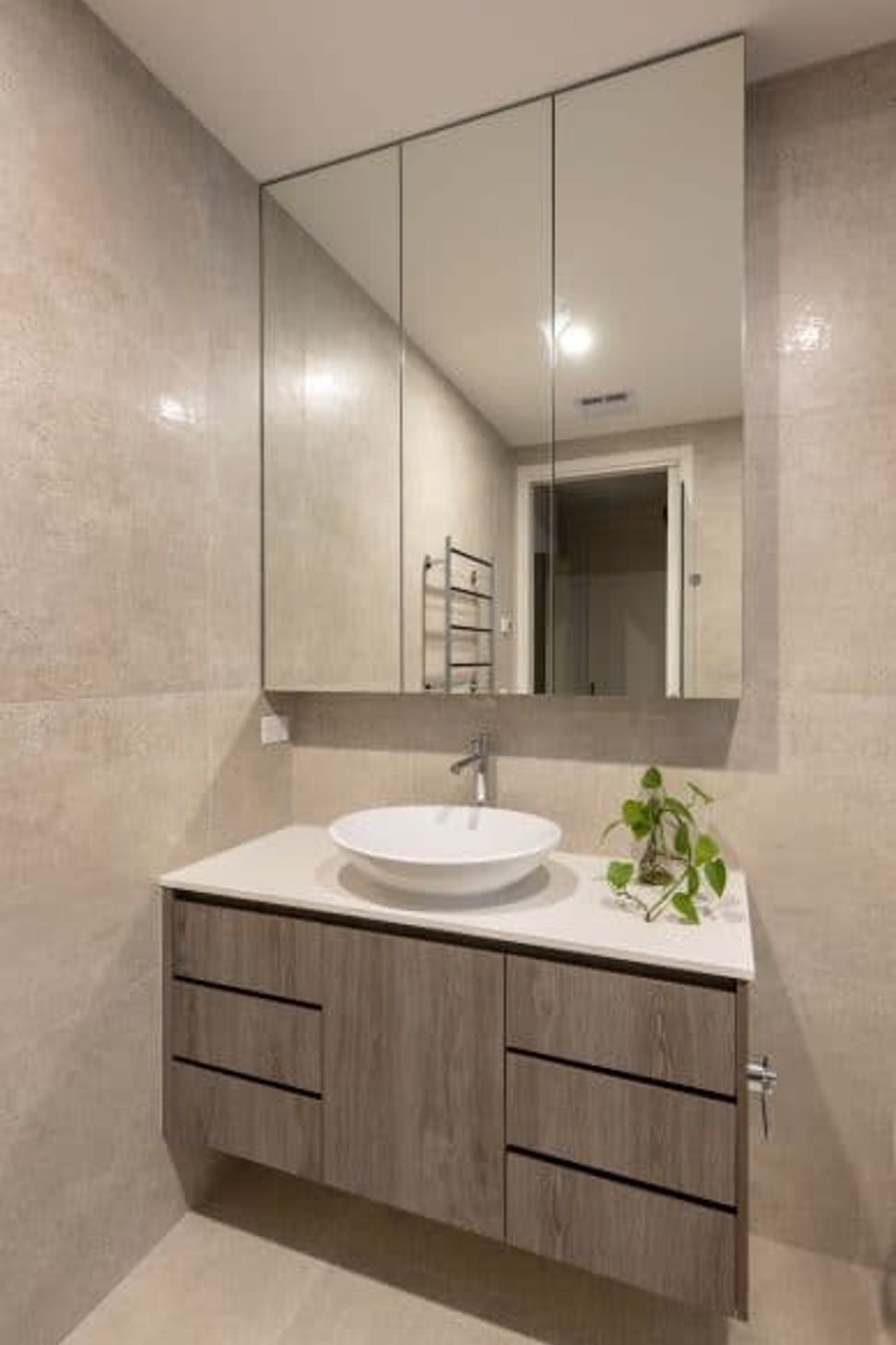 MODERN LIVING