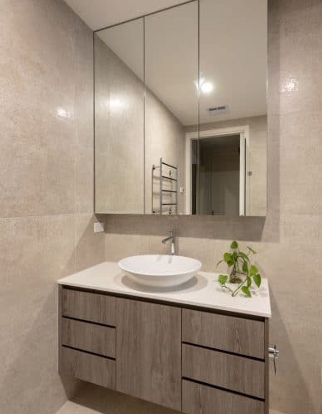 MODERN LIVING