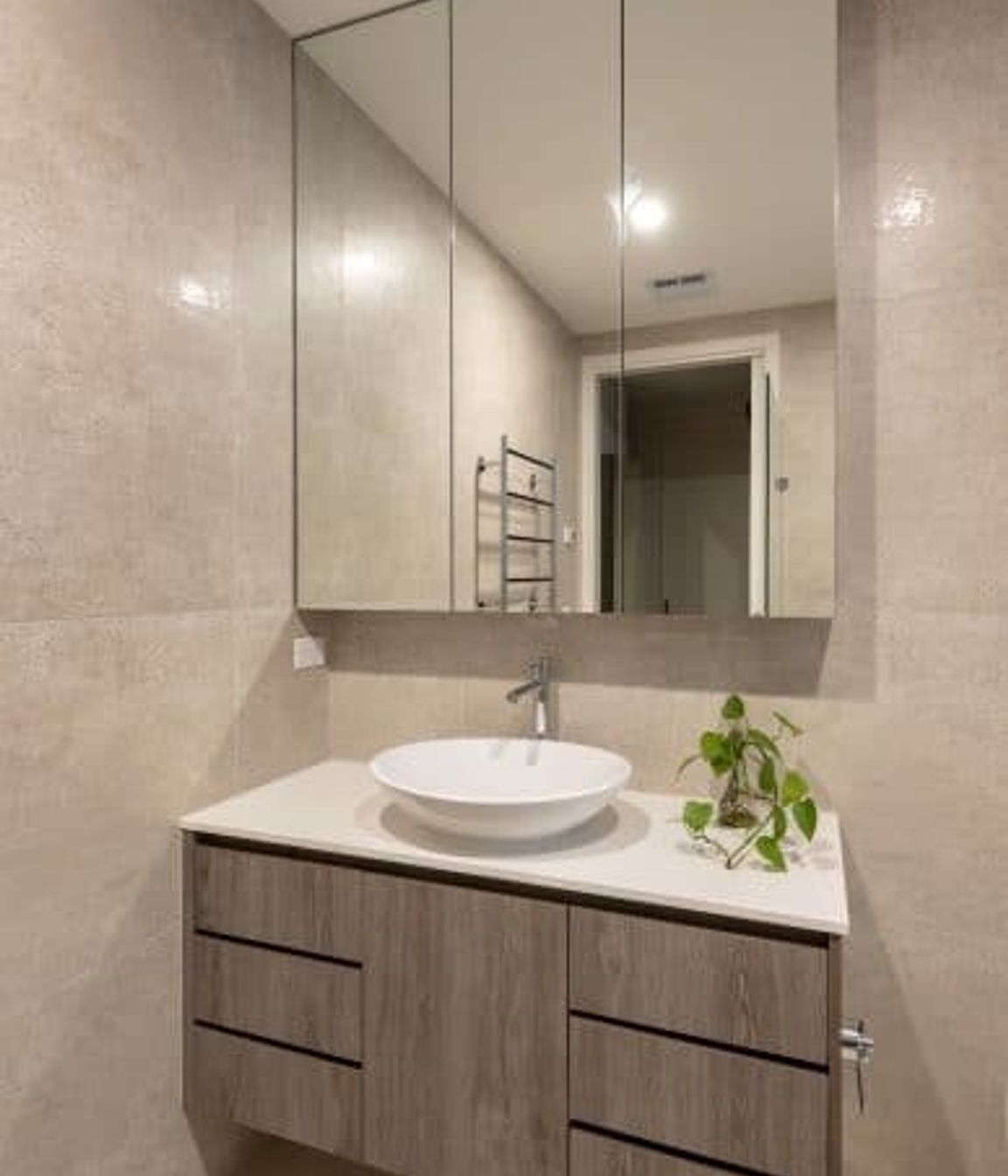 MODERN LIVING