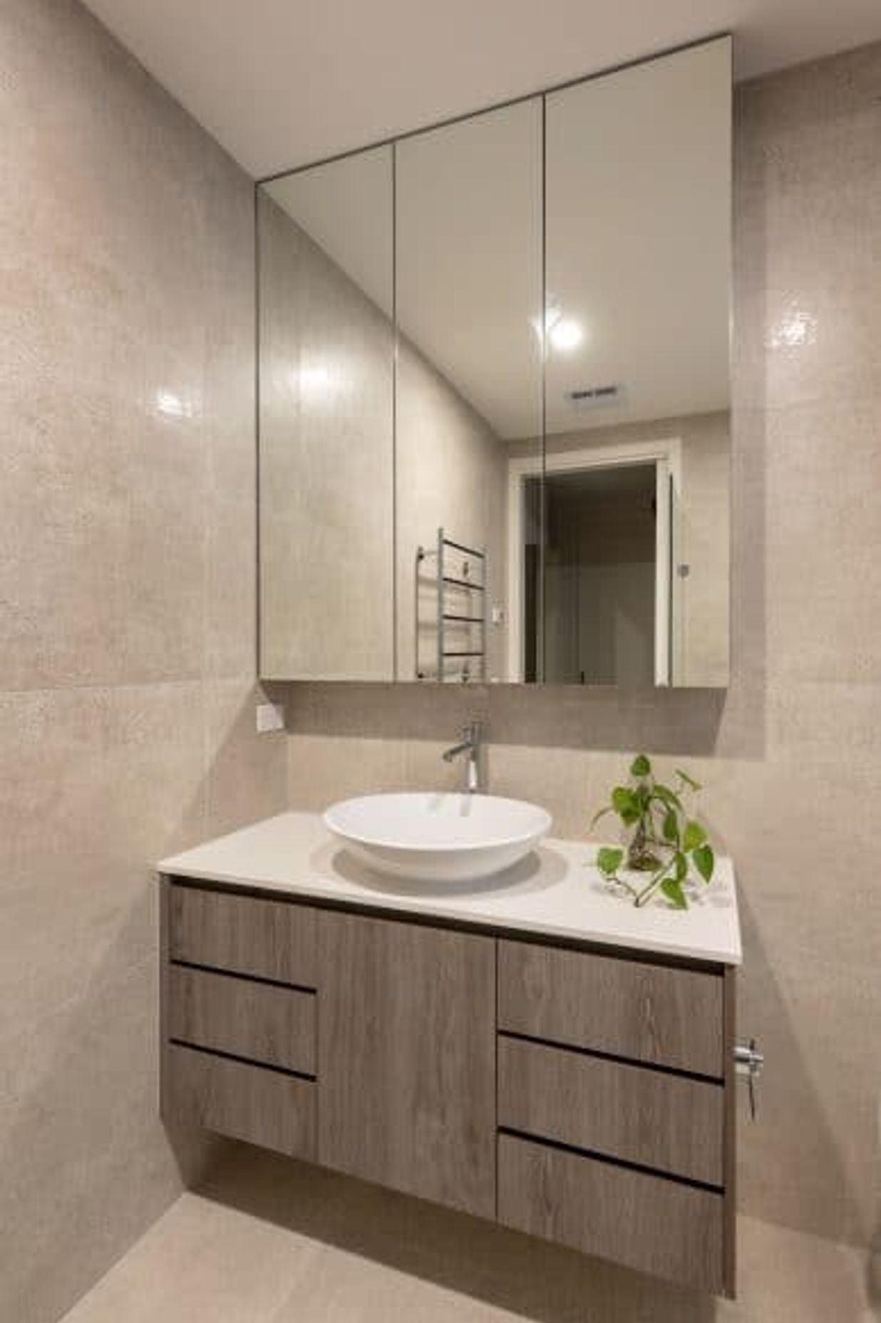 MODERN LIVING