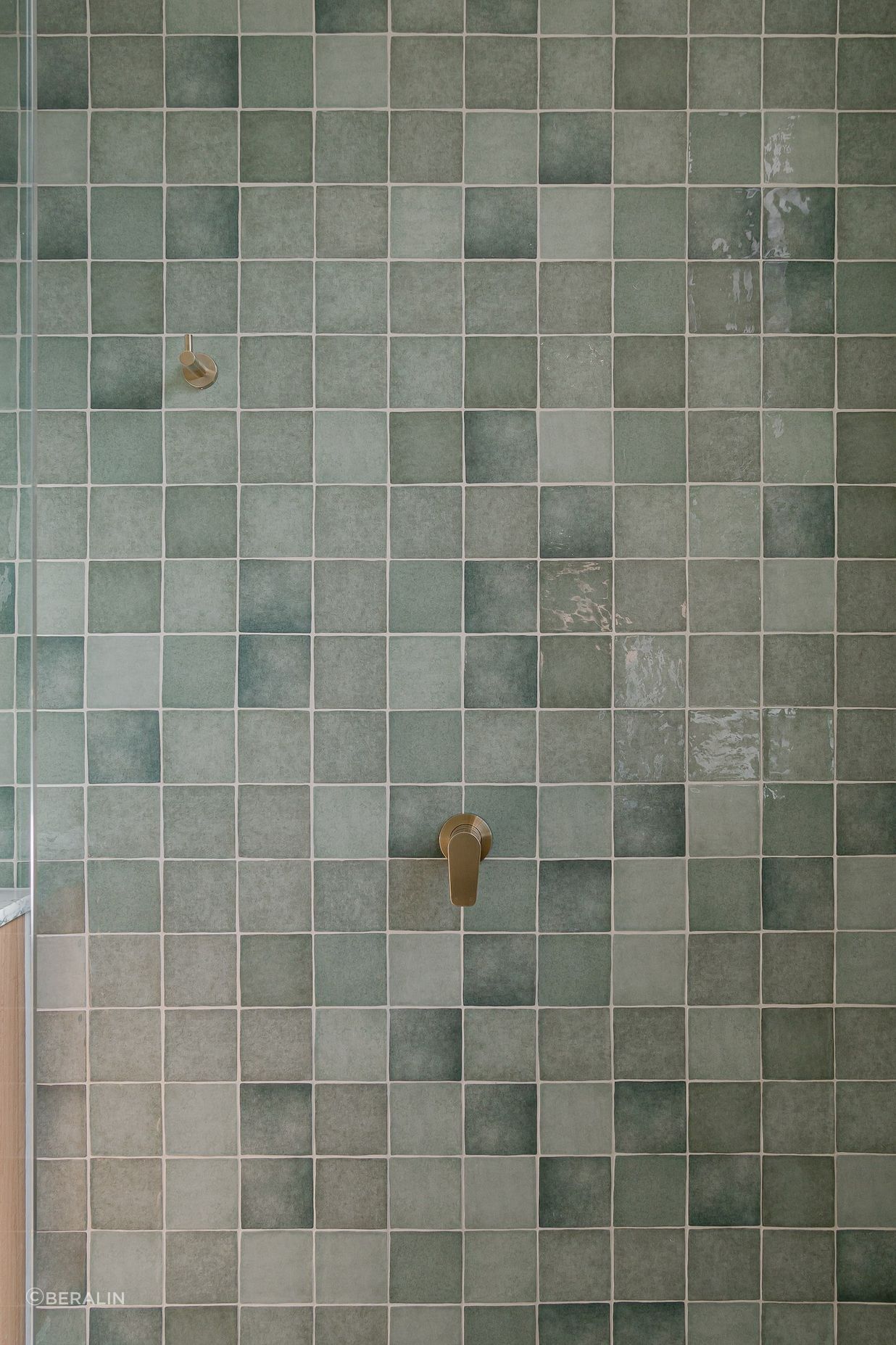 DrummoyneIIMainBathFeatureWall.jpg