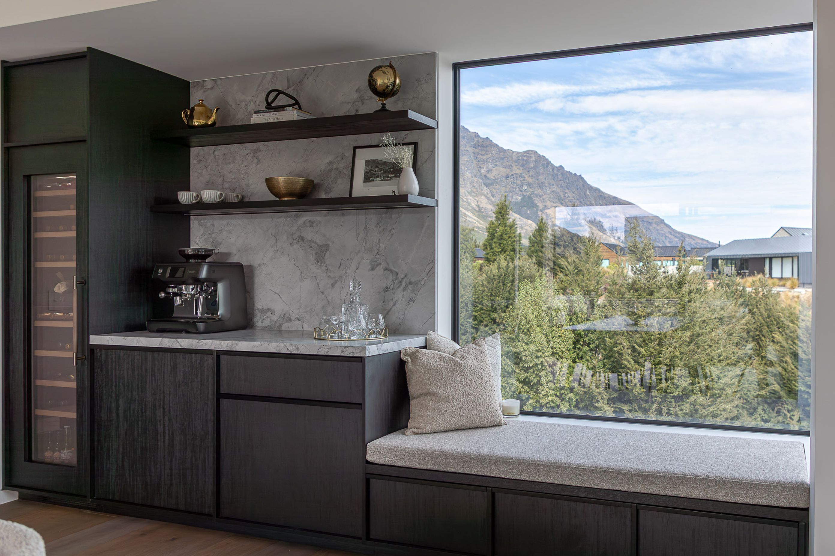 FergusonMcKellarBarWindowseatJoineryLandscape.jpg