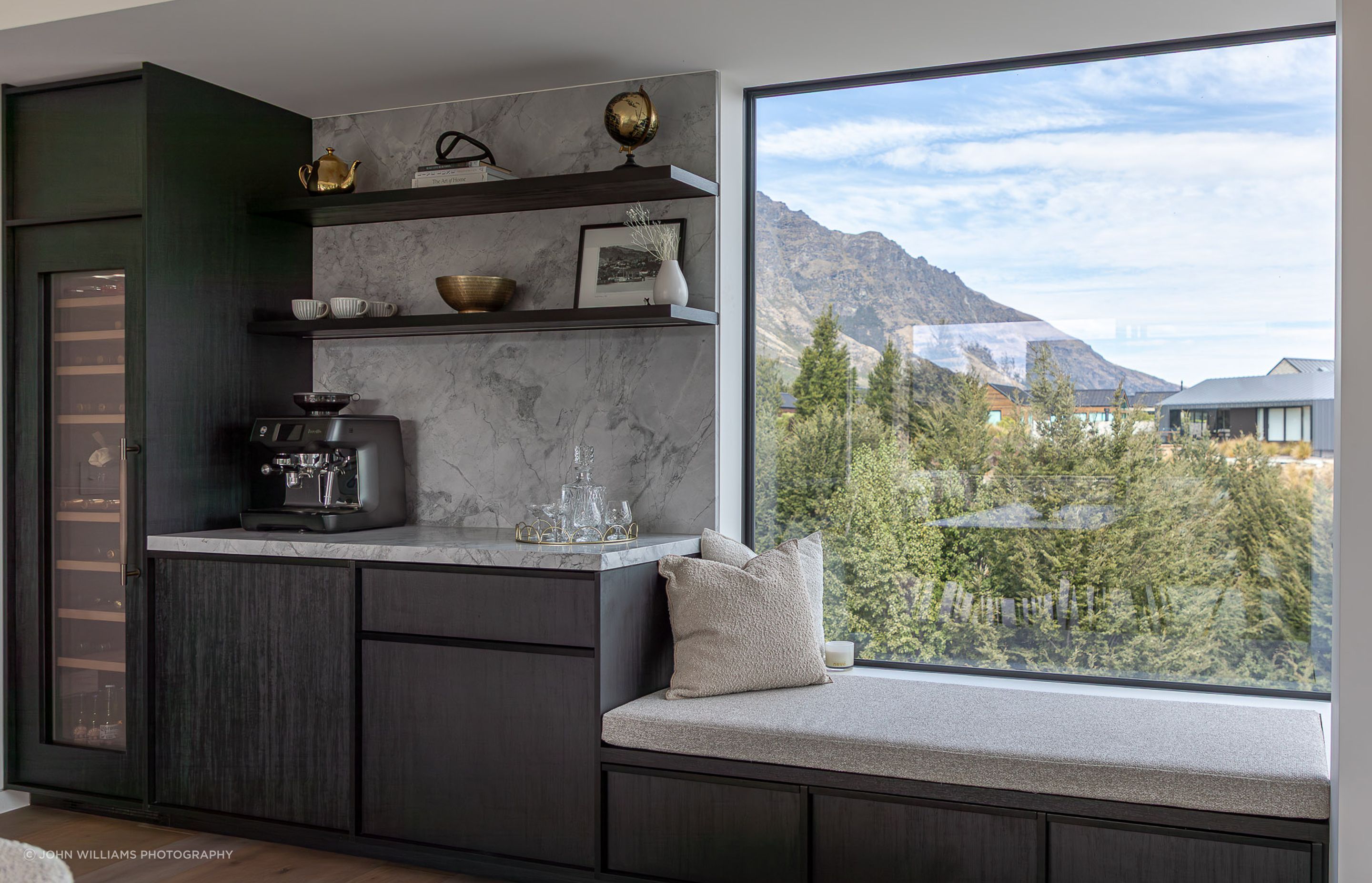FergusonMcKellarBarWindowseatJoineryLandscape.jpg