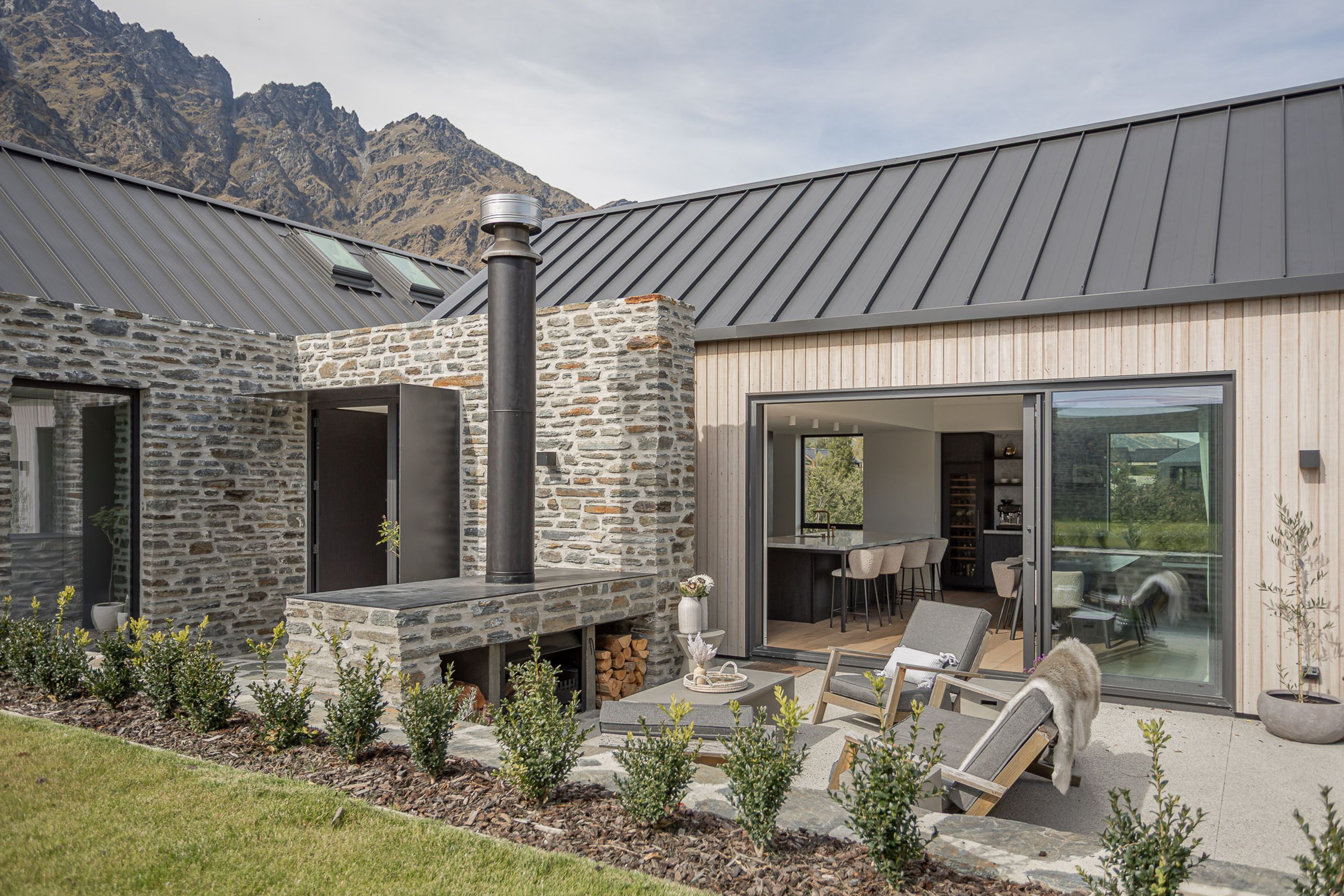 FergusonMcKellarExteriorCourtyardLandscape-3.jpg