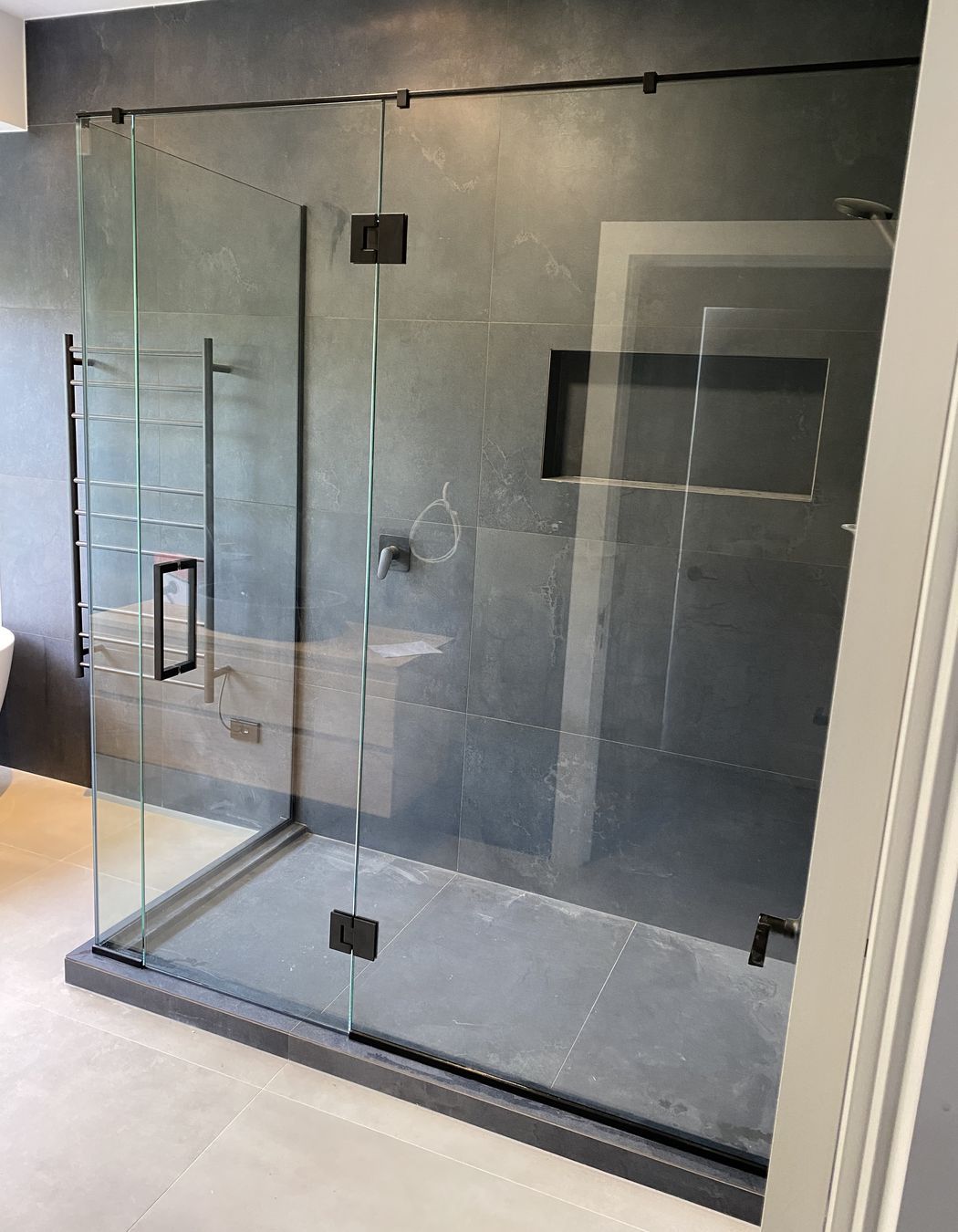 Frameless Glass Showers