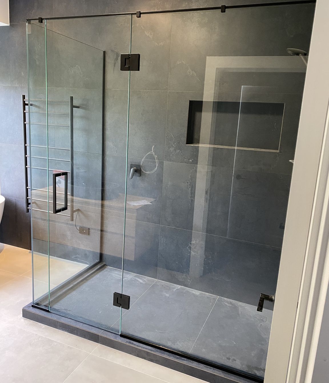 Frameless Glass Showers