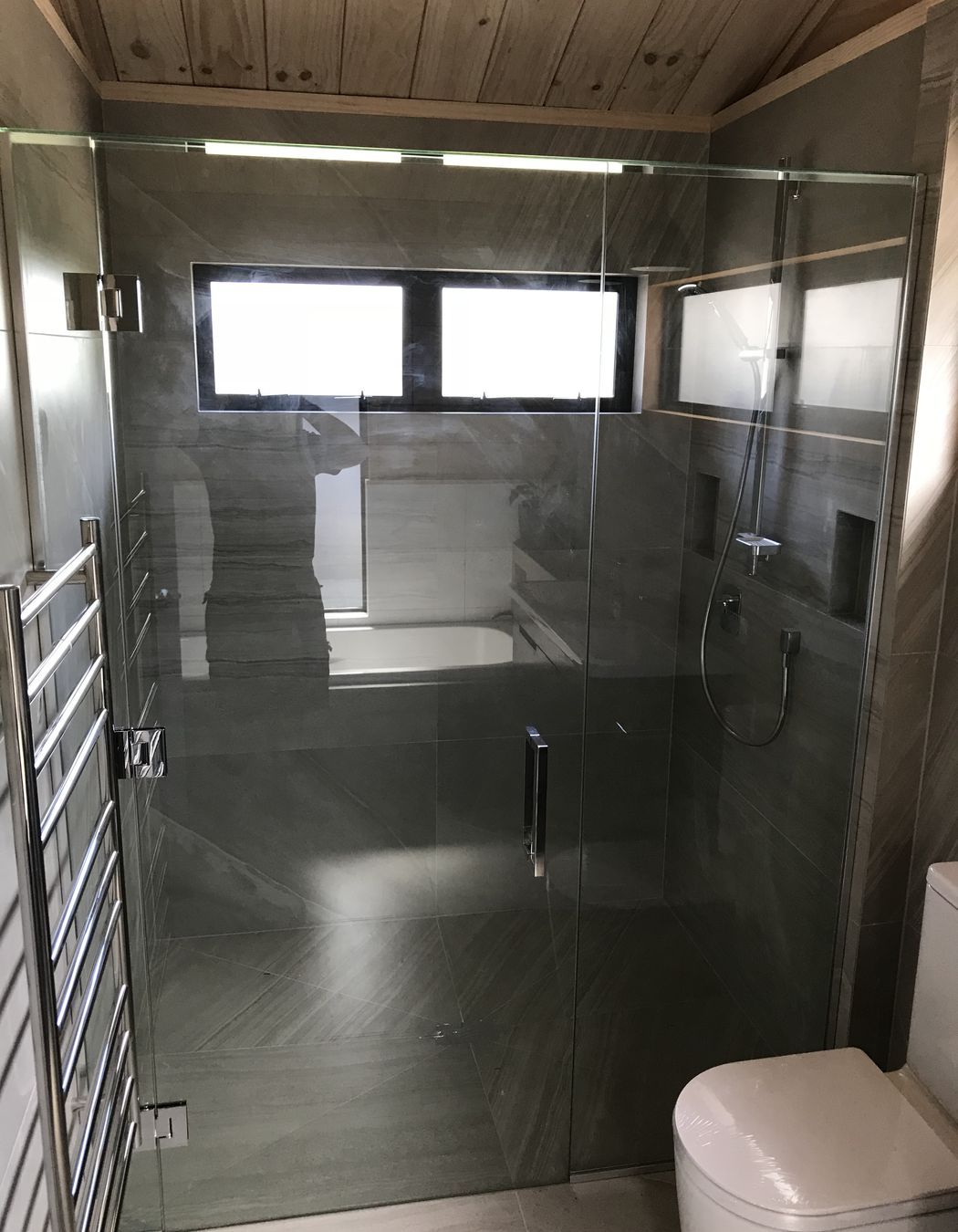 Frameless Glass Showers
