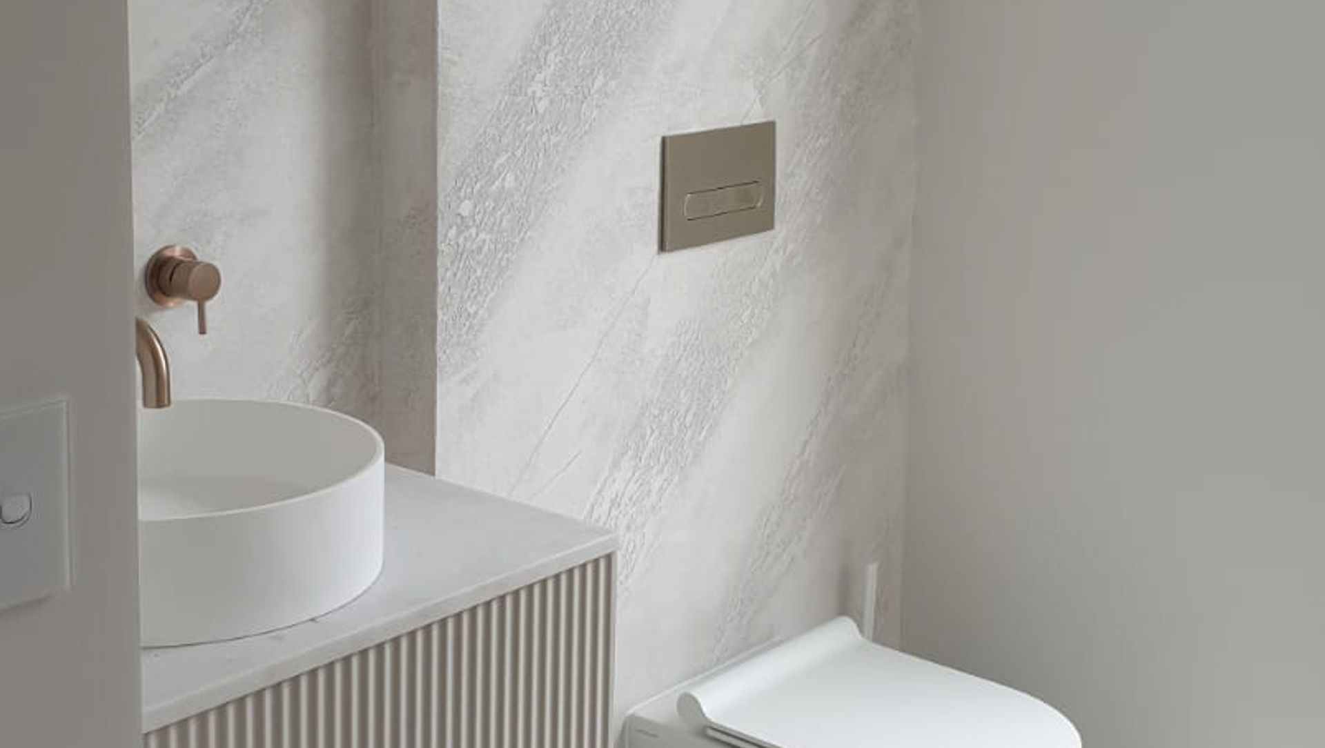 Bespoke Luxury in Oakbridge - Custom Colour Polished Plaster banner