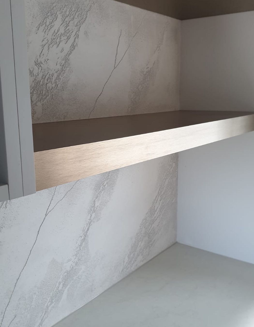 Oakbridge - Textured walls