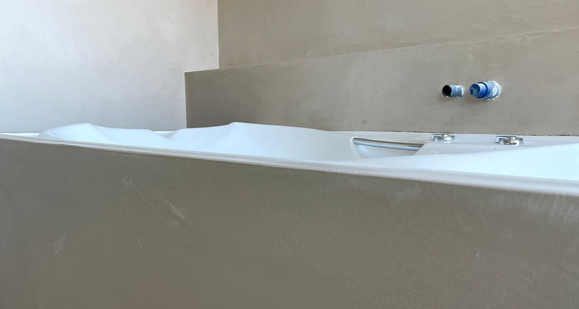 Bathroom, Pietra Levigata banner