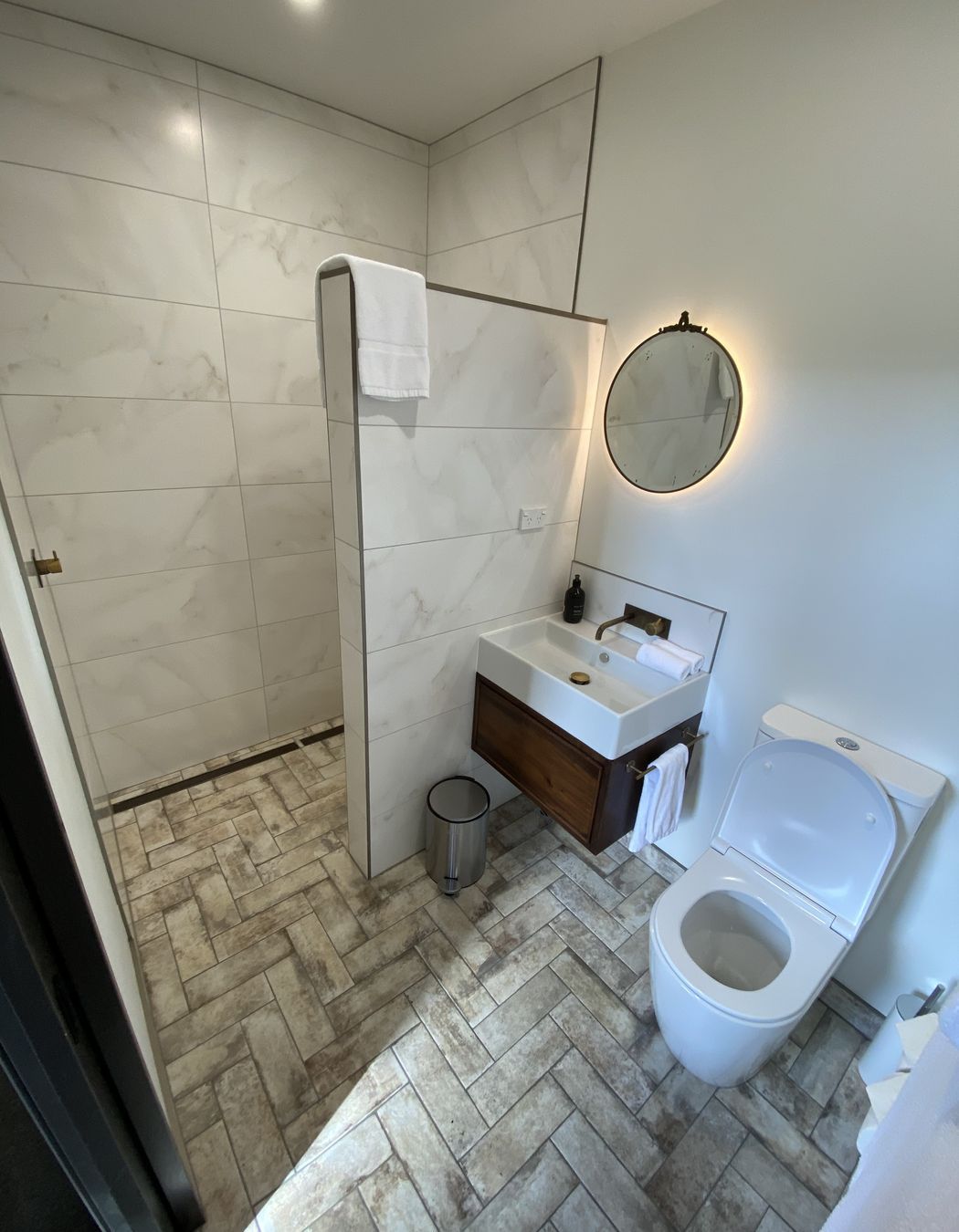 Tiled bathroom floor & shower walls