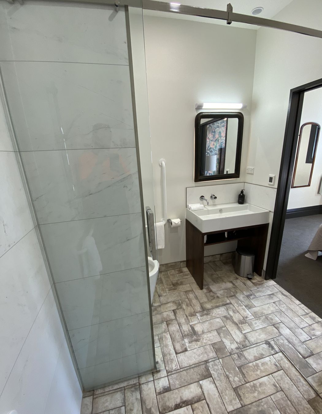 Tiled bathroom floor & shower walls