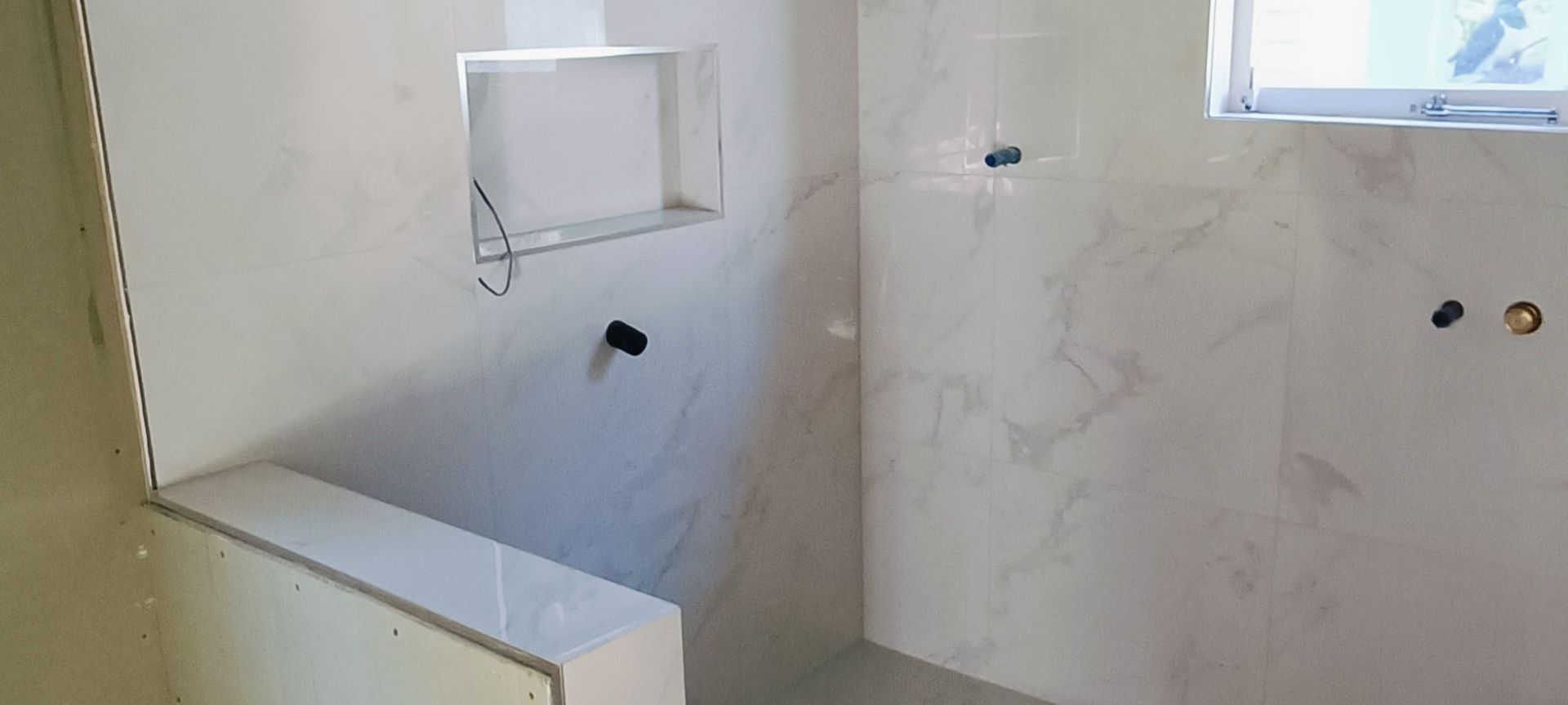 Damng Good Tiling - Bathroom banner