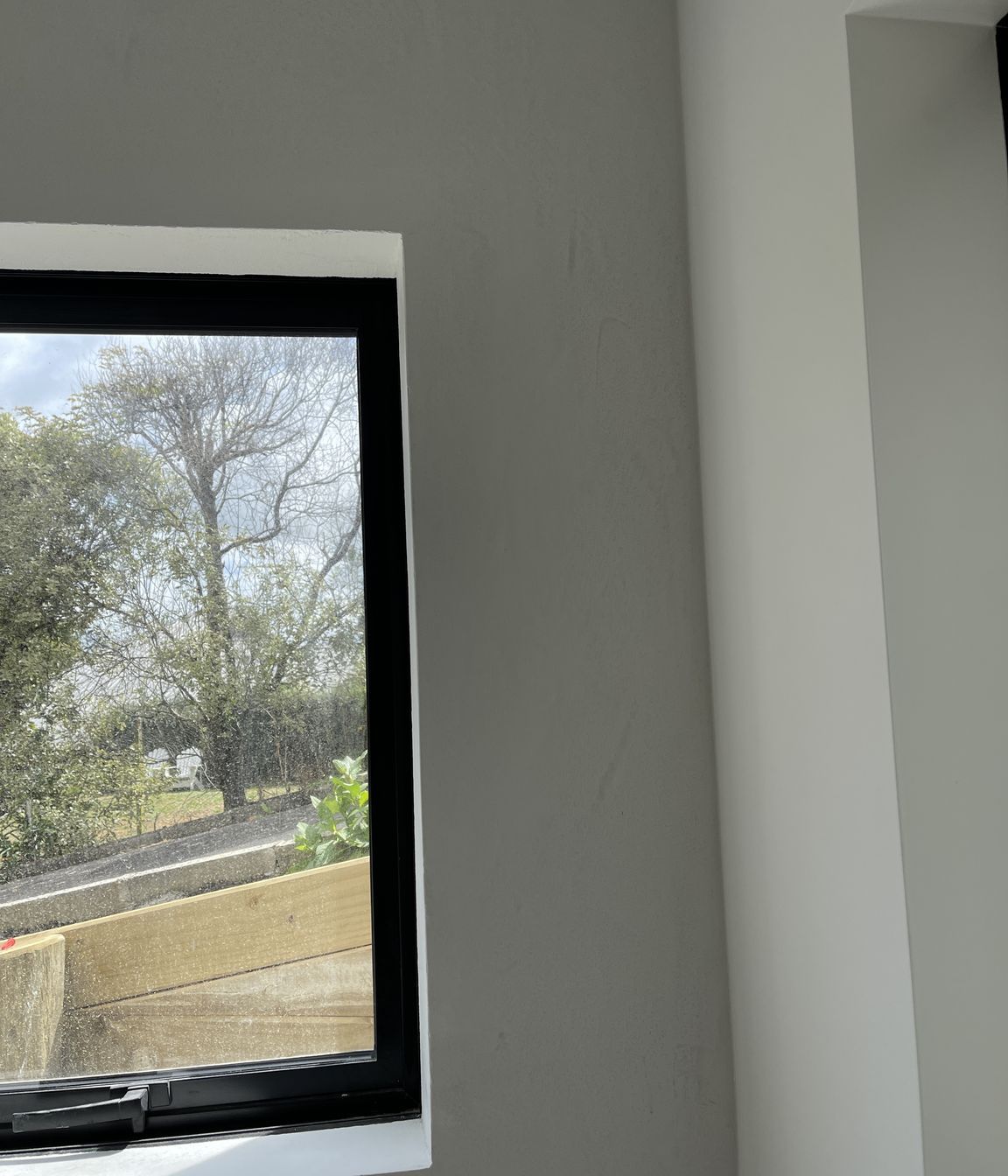 Yeso Resistone microcement seamless bathroom