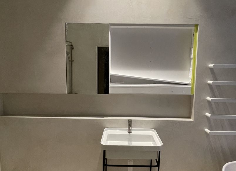 Yeso Resistone microcement seamless bathroom