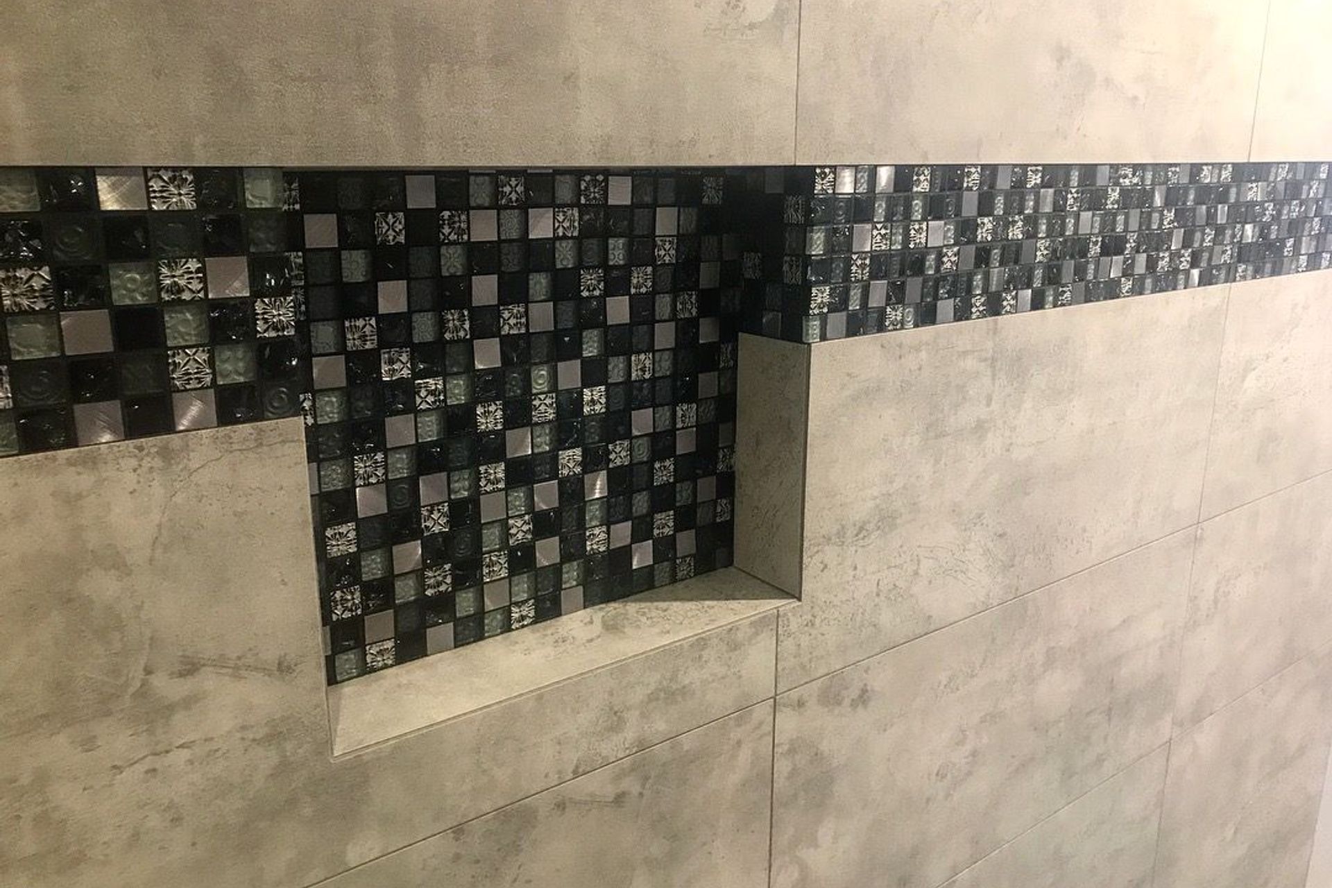 Tiled shower niche