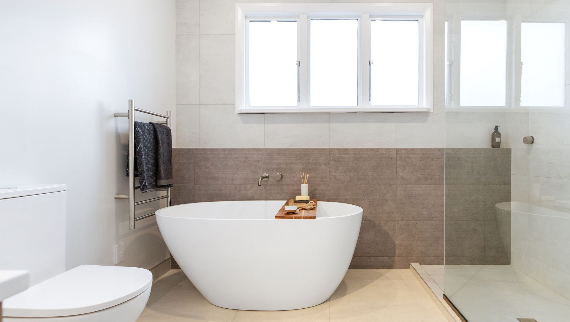 Luxury on Hawksbury banner