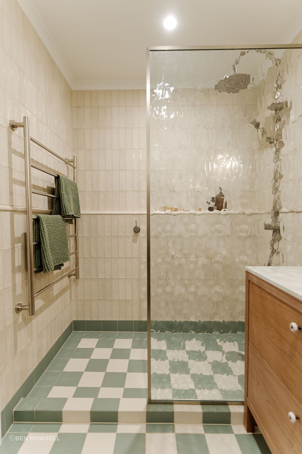 Kanat-StudioRukutaiBathroom-Wide-1.jpg