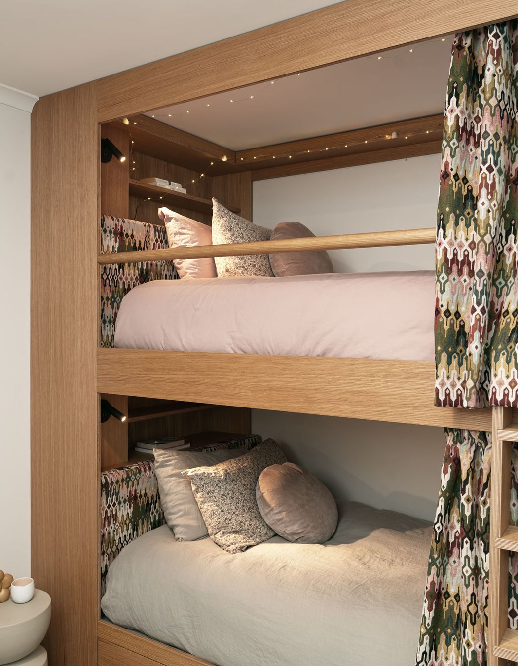 Kanat-StudioRukutaiGirls-Bedroom-3.jpg