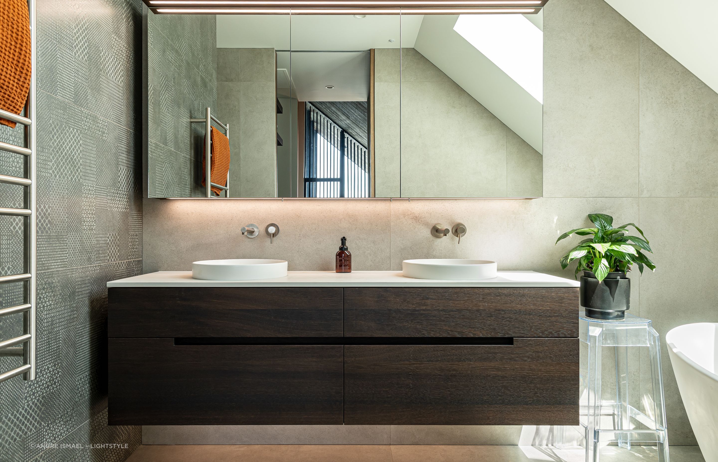 LivingDesignRiverRdDSC0650.jpg