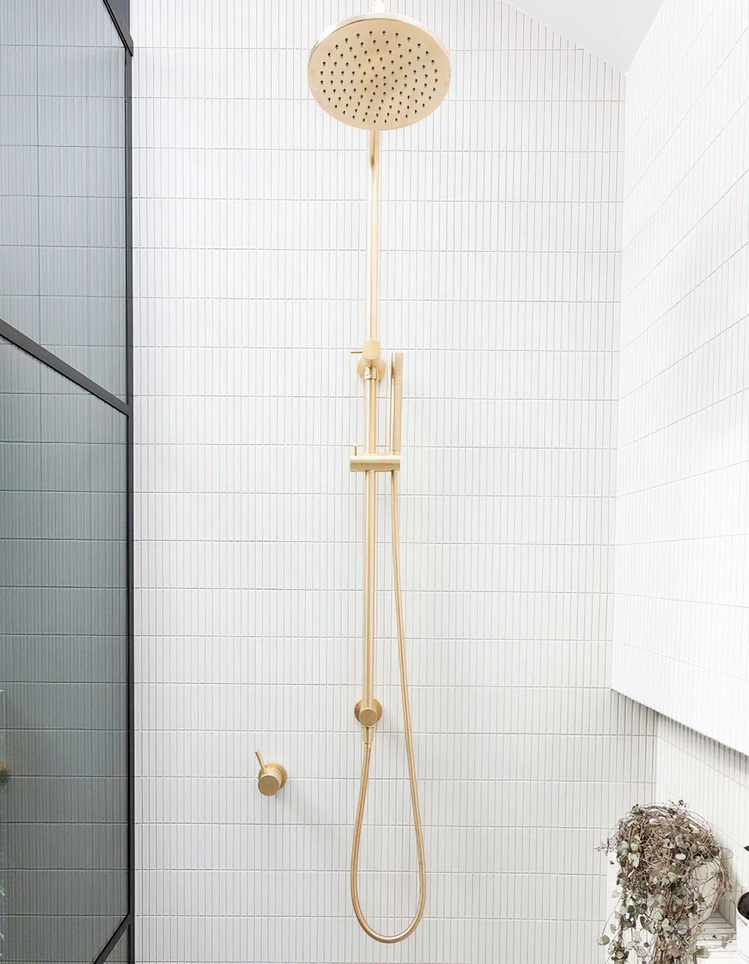 Main Bathroom Suede + Stone Showroom 2021