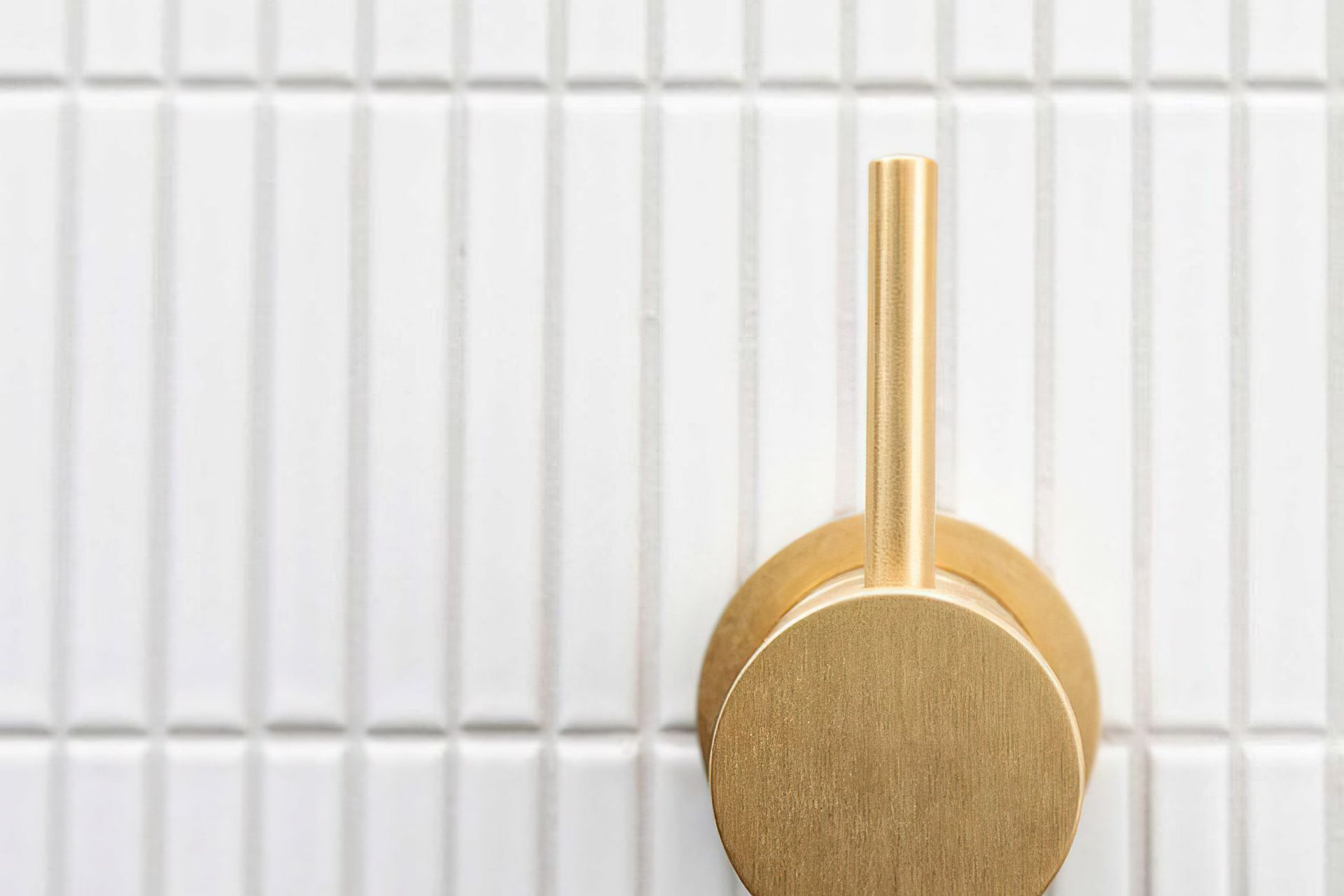 Main Bathroom Suede + Stone Showroom 2021