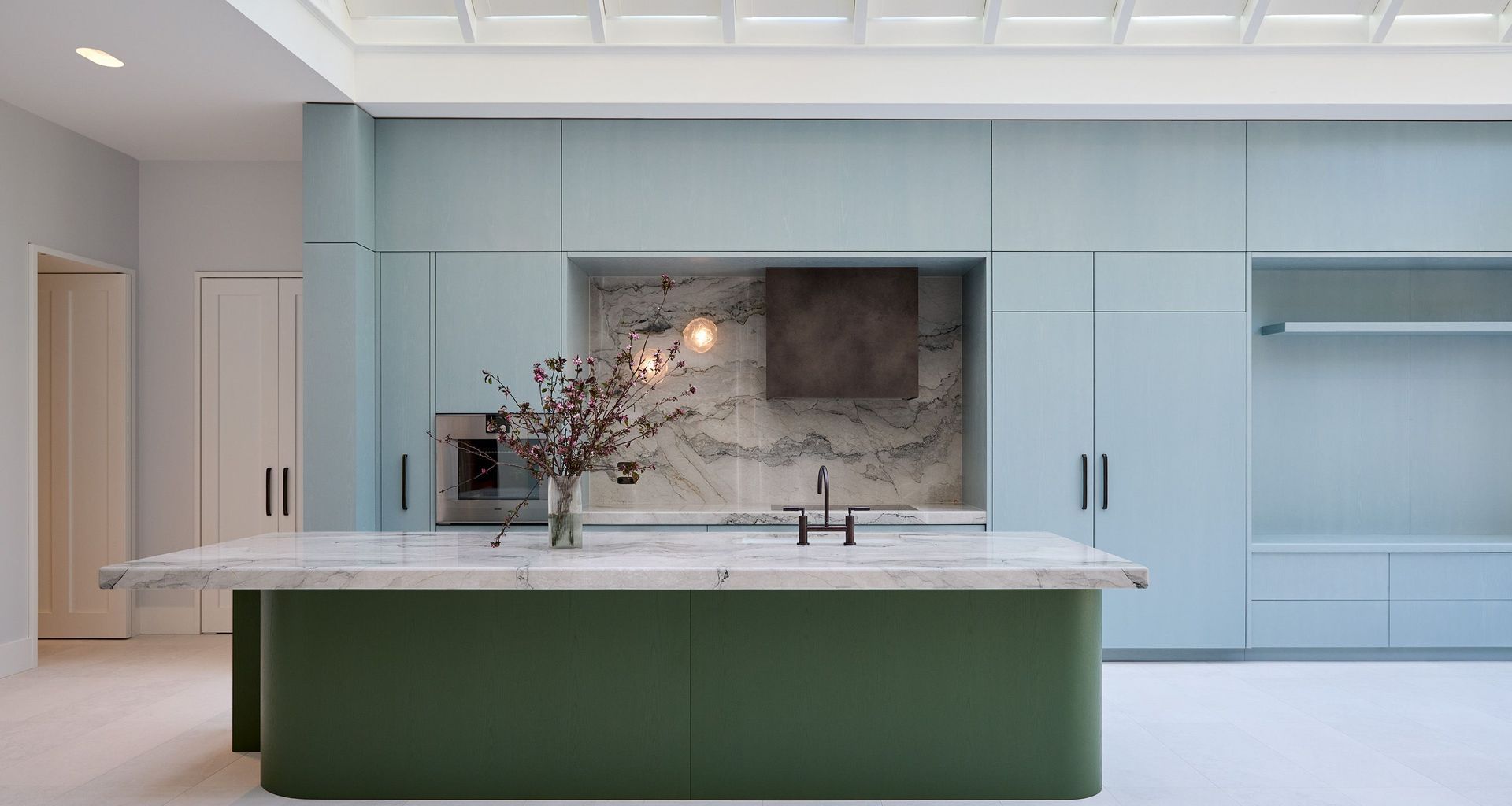 Embracing Vibrancy with Mia Lake Interiors banner