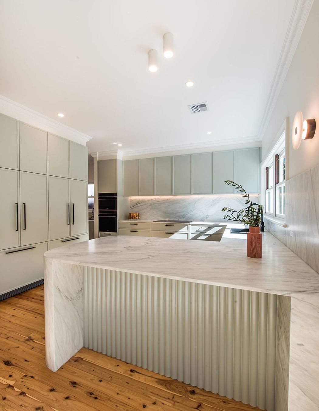 Modern-Luxury-Premier-Kitchens-design-renovation-gitani-polytec-Dulux-Smeg-Abey-Frank-Zip-Hepburn-Handles-12.jpg