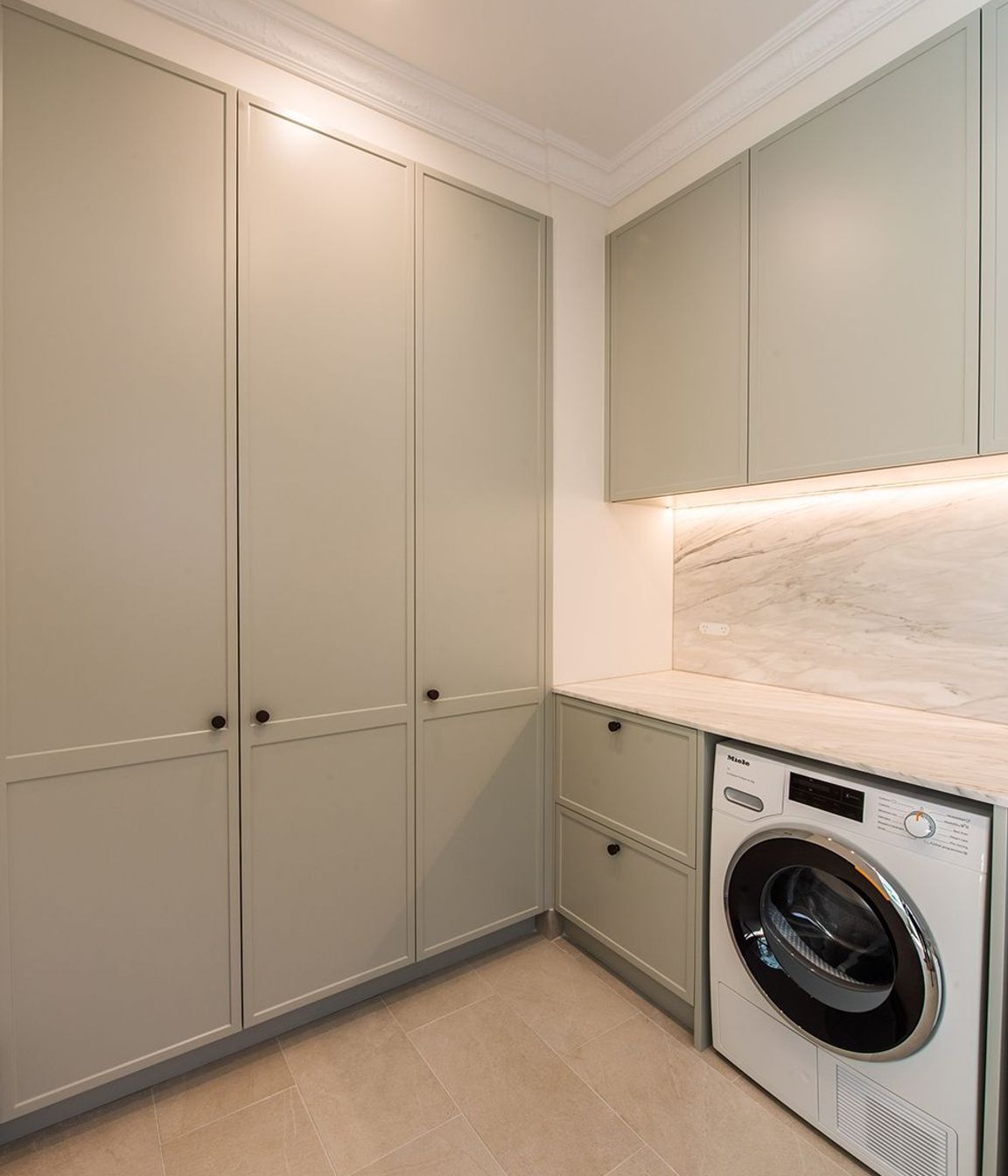 Modern-Luxury-Premier-Kitchens-design-renovation-gitani-polytec-Dulux-Smeg-Abey-Frank-Zip-Hepburn-Handles-16.jpg