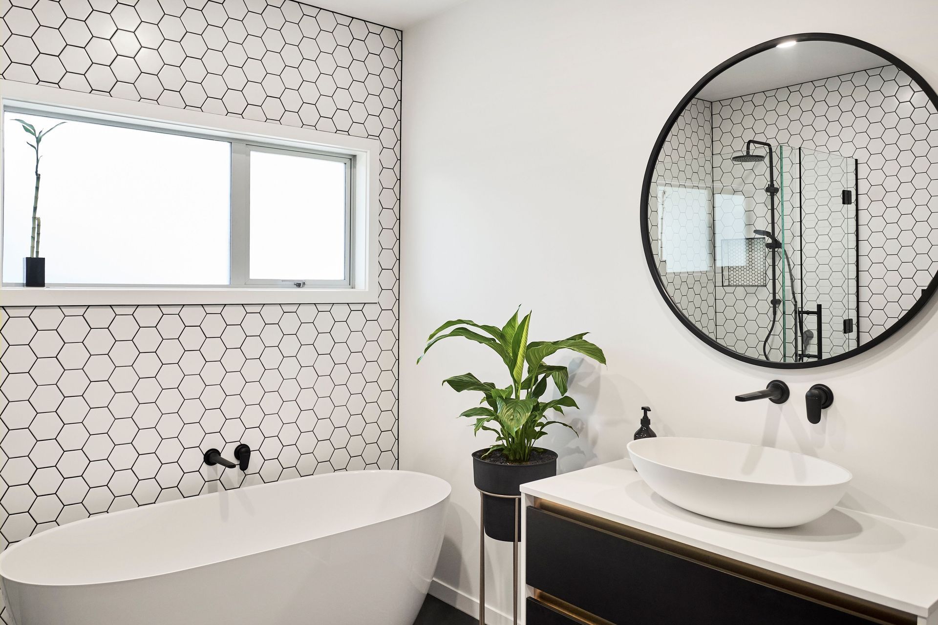 Gordon Bathroom + Ensuite Renovation