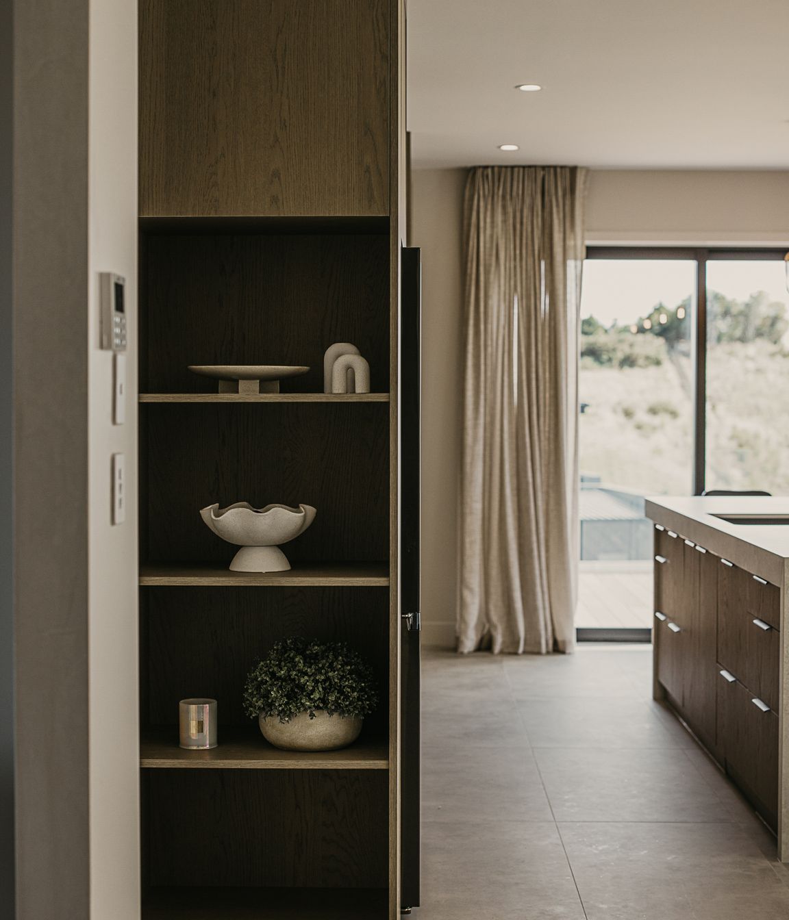 Kennard Home - Oak Veneers