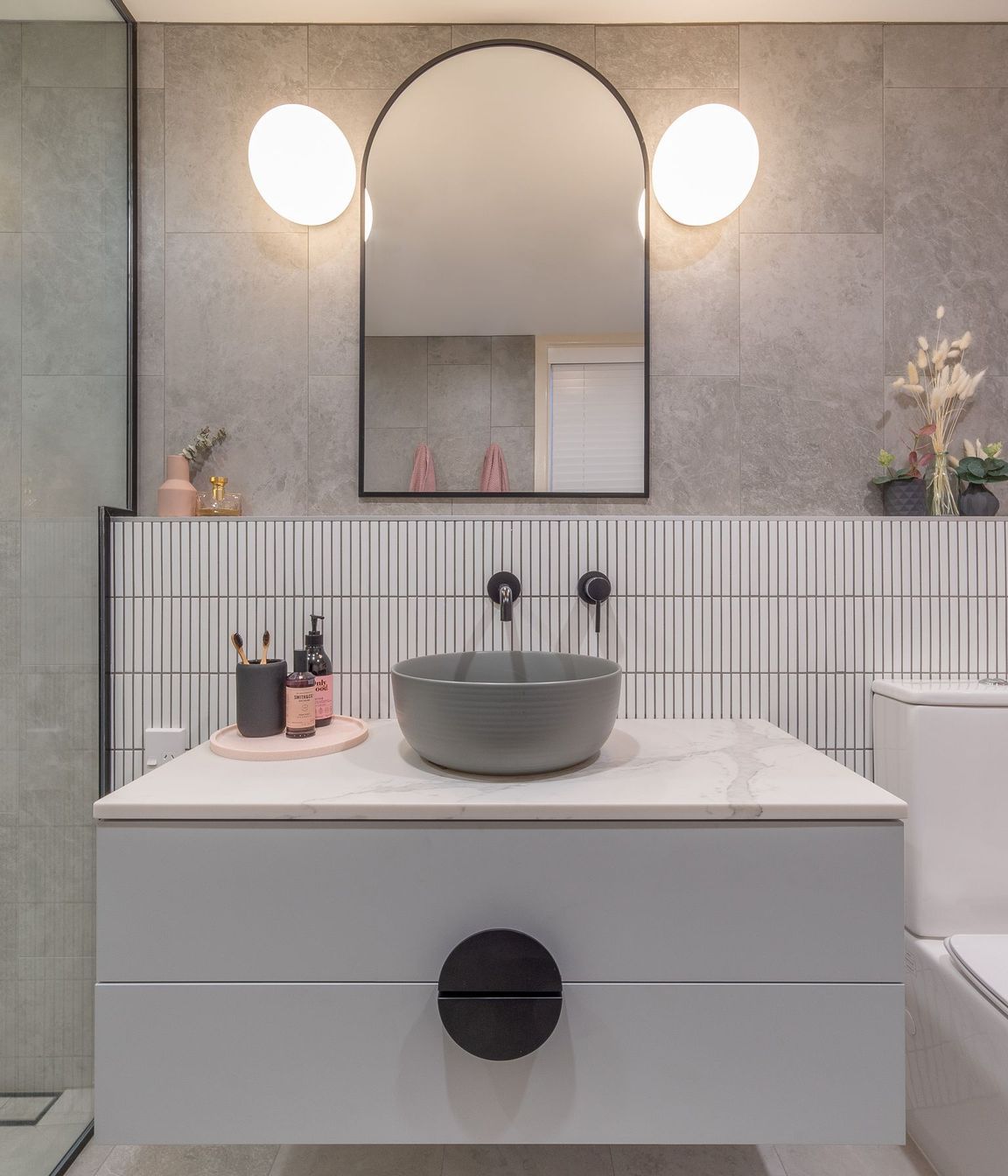 Cube Dentro Bathroom