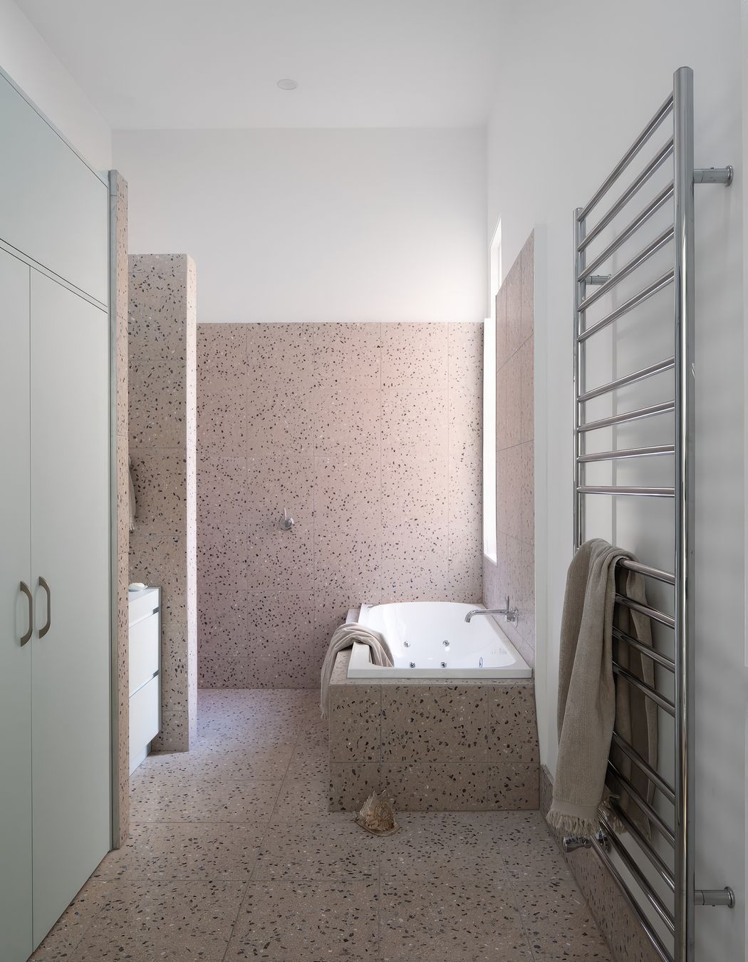 Pinkterrazzobathroomlaundrydesign-gigapixel-standard-scale-200x.jpg