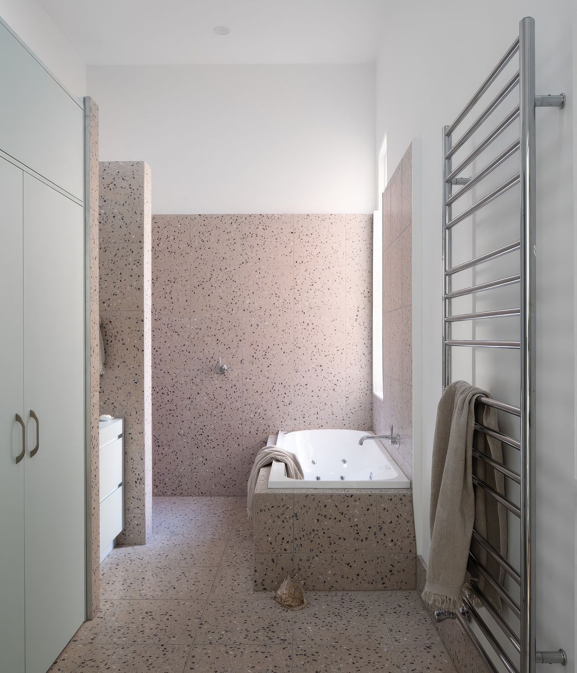 Pinkterrazzobathroomlaundrydesign-gigapixel-standard-scale-200x.jpg