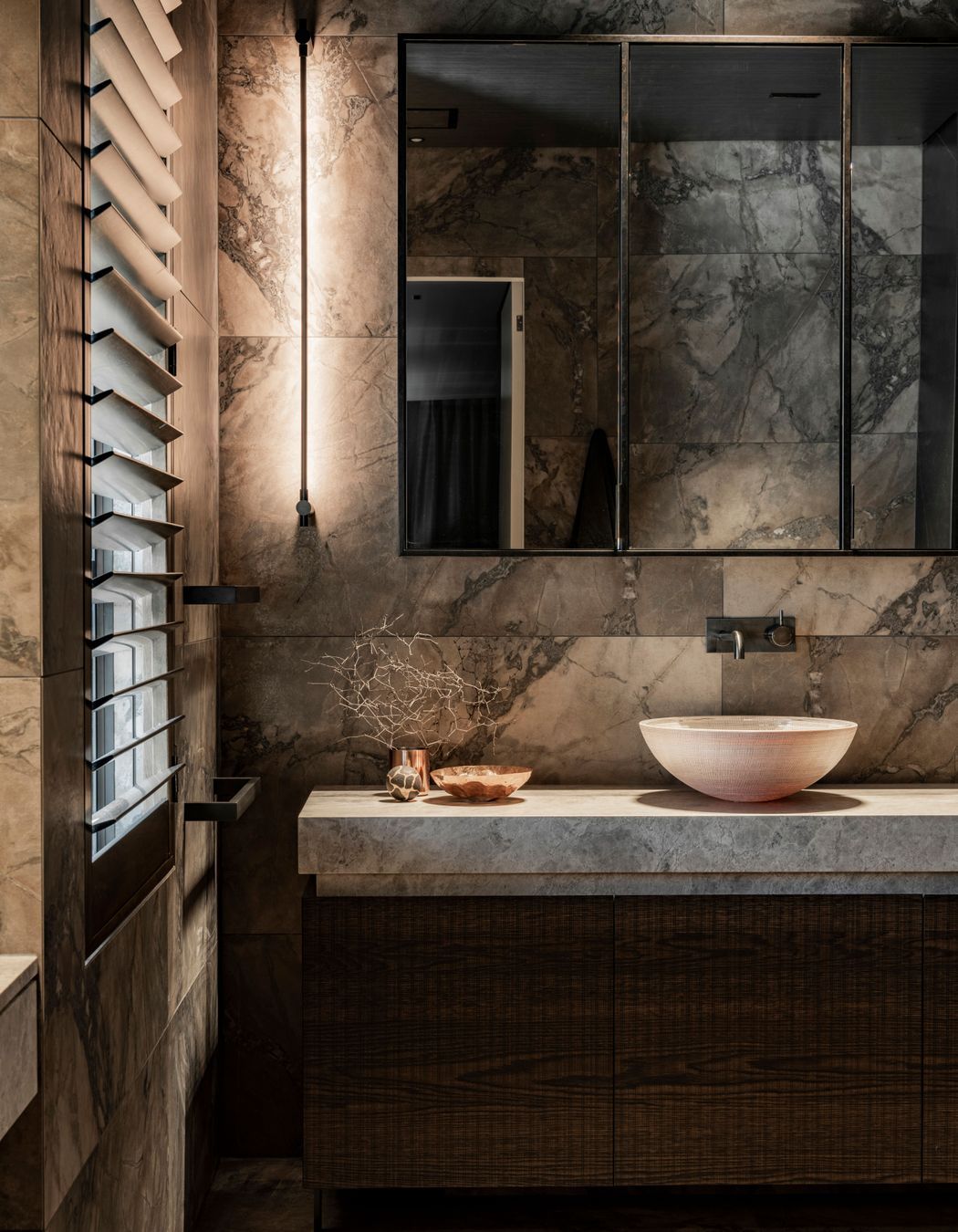 Prime Art Veneer, Sawn. Design by Davinia Sutton, Detail by Davinia Sutton. Photography by Stephen Goodenough.