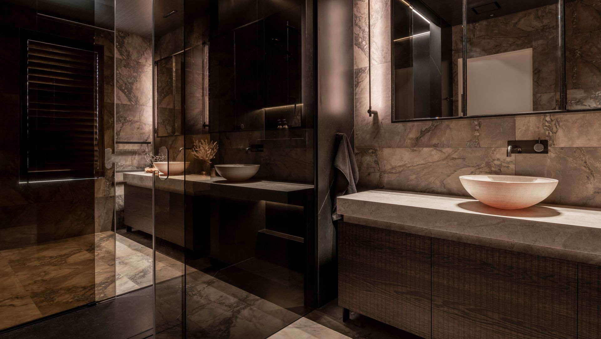 Duo vanity in Prime Art Veneer banner