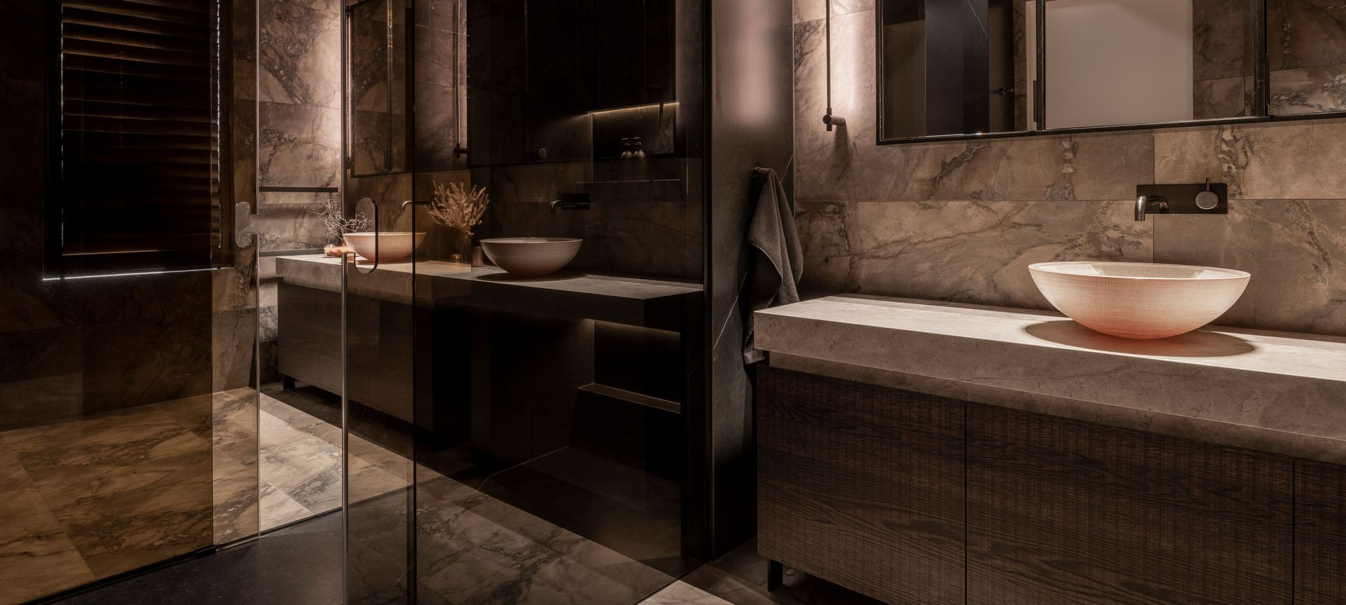 Duo vanity in Prime Art Veneer banner