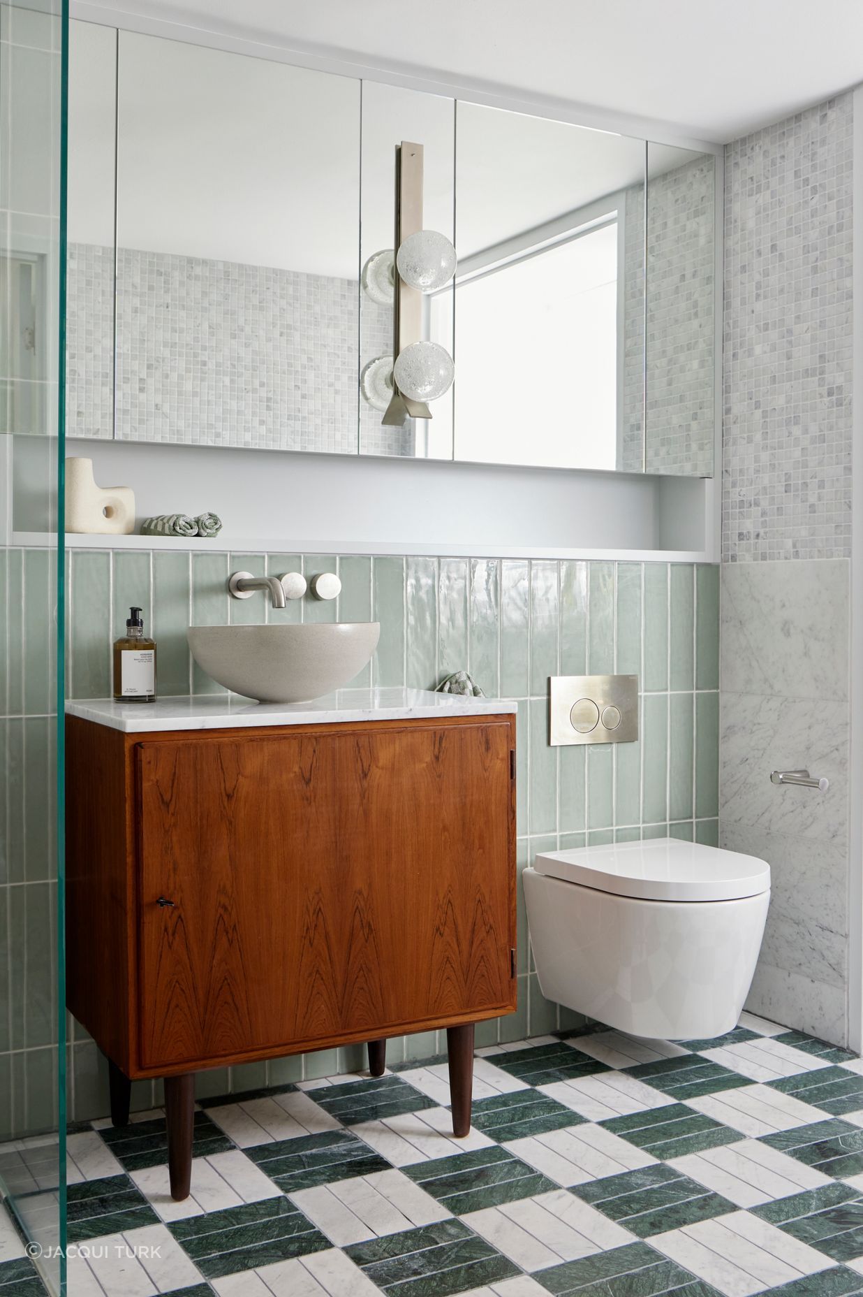 PyrmontBathroom-StudioBarbara-webJacquiTurk-1.jpg