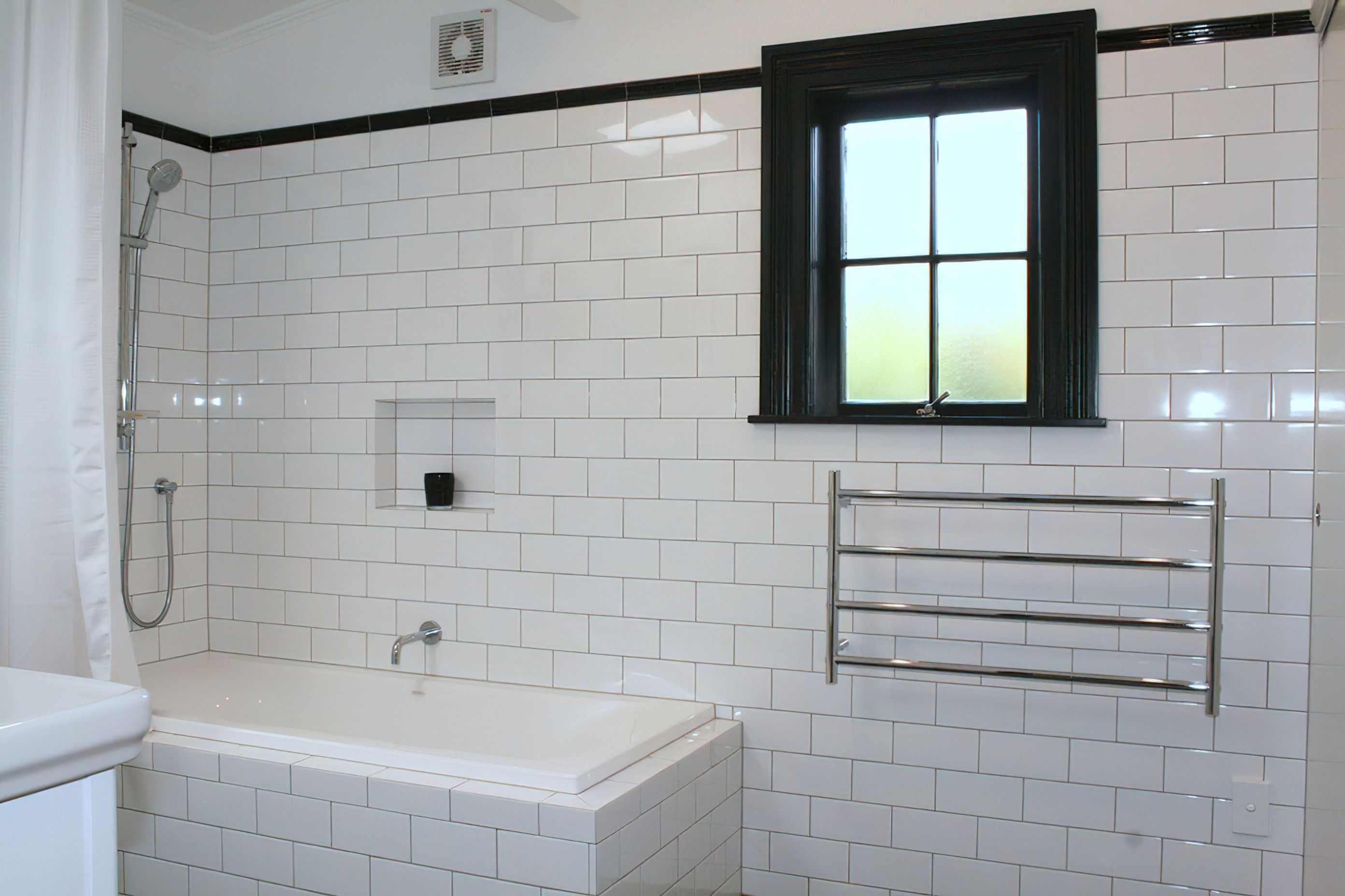 Renniebathroom-1.jpg