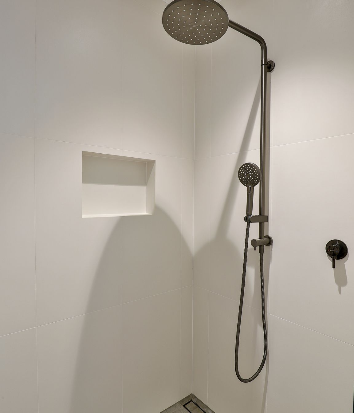  Victoria Gypsum White 400x800mm and Industry Grigio 600x600mm floor