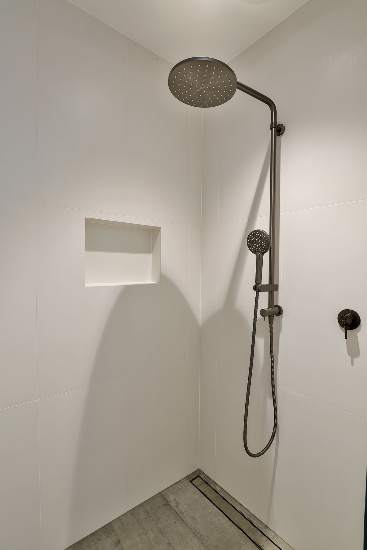 Victoria Gypsum White 400x800mm and Industry Grigio 600x600mm floor