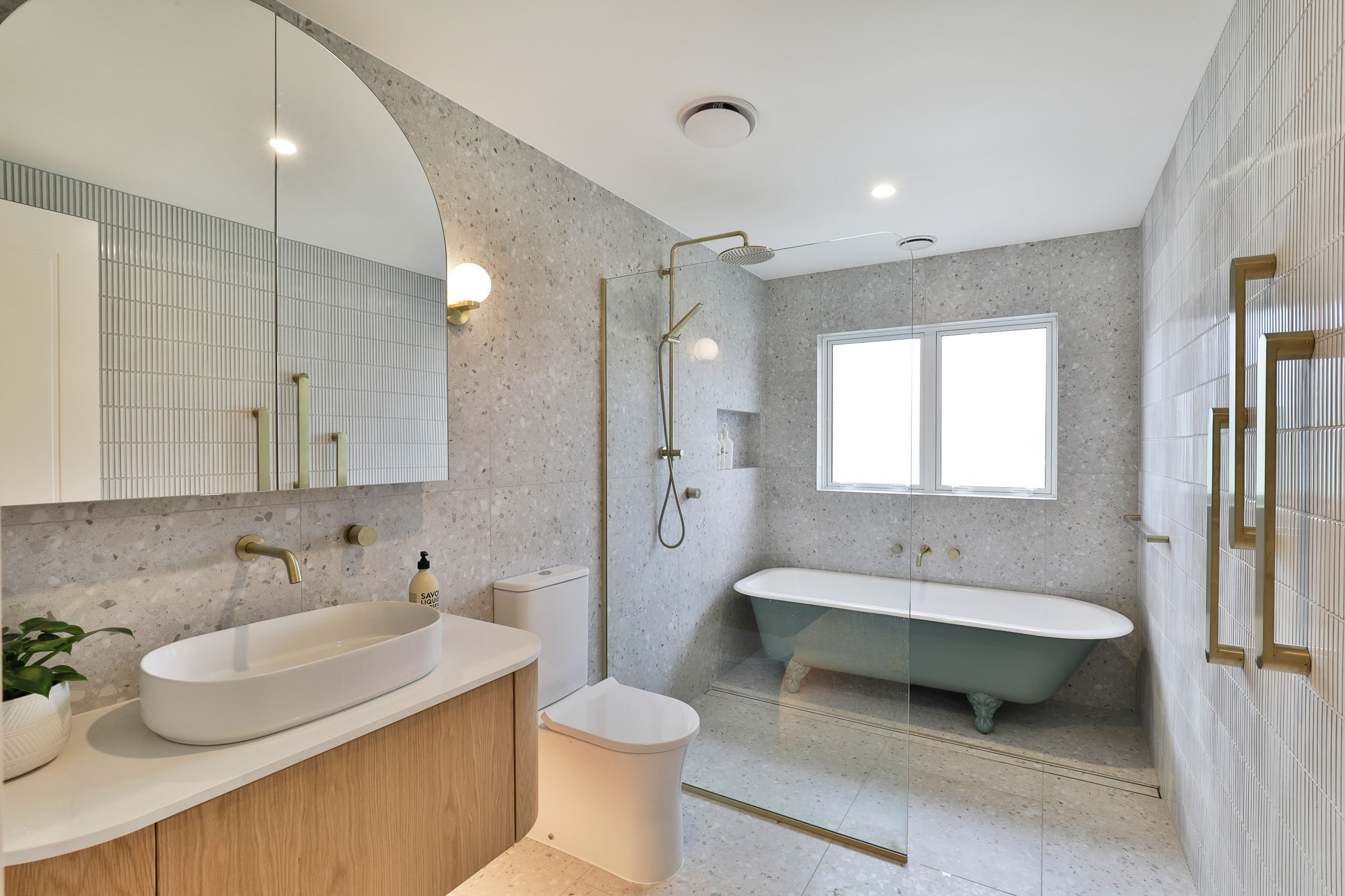 Family bathroom: Frammenta Bianco and Sticks Ivory Mosaic