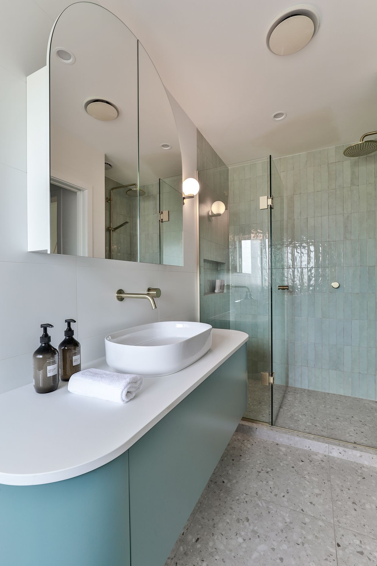 Blanco Brillo White Matt 300x600mm with Tribeca Seaglass Mint 60x246mm and Frammenta Bianco 600x600mm