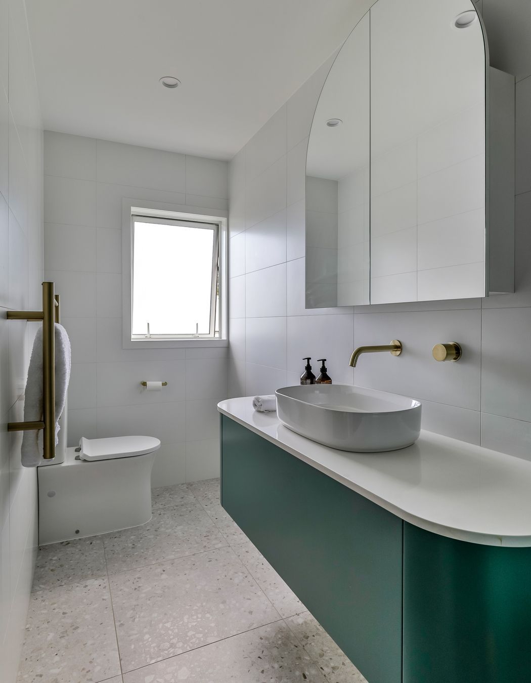 Blanco Brillo White Matt 300x600mm with Frammenta Bianco 600x600mm