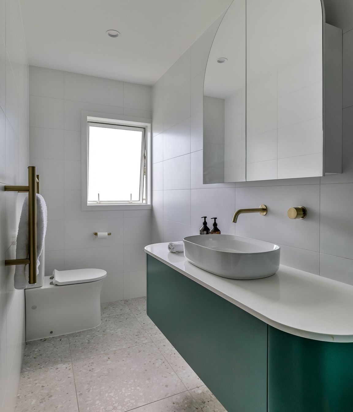Blanco Brillo White Matt 300x600mm with Frammenta Bianco 600x600mm