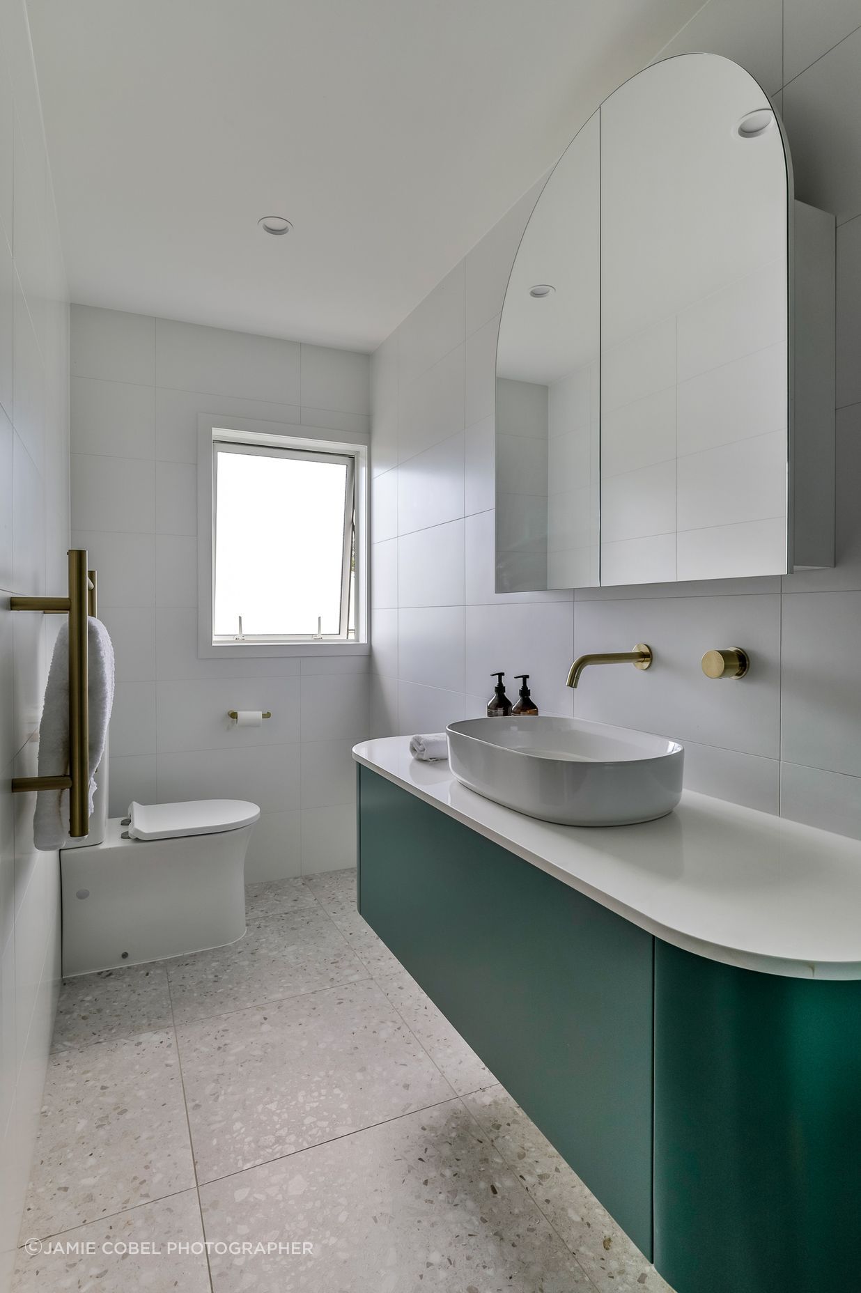 Blanco Brillo White Matt 300x600mm with Frammenta Bianco 600x600mm
