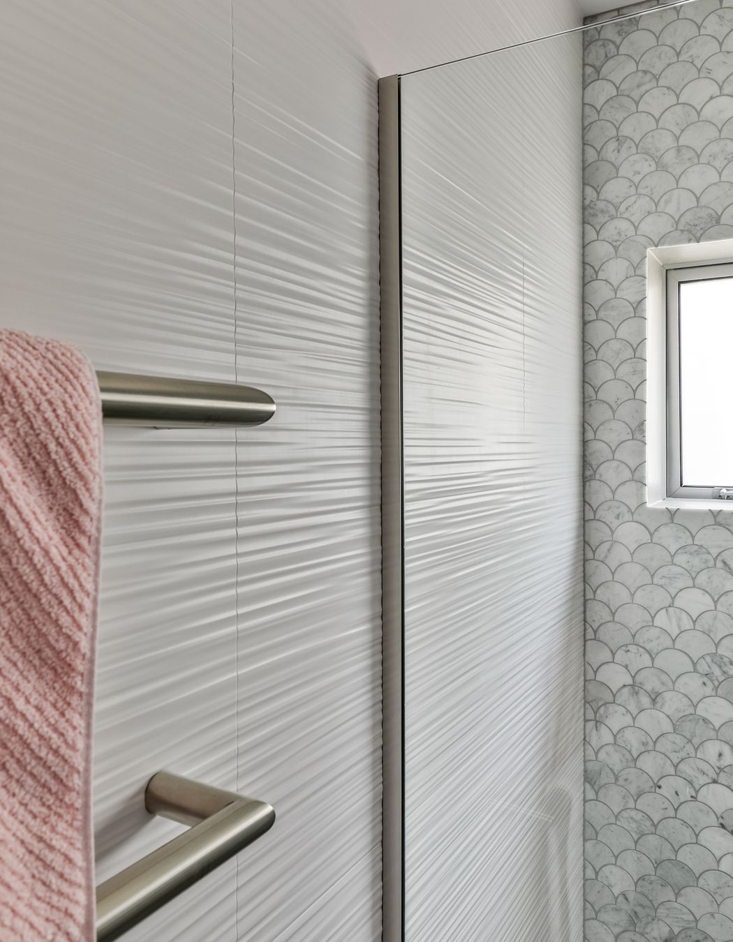 Great shot of the texture on the 4D Linear White (indent only, not stocked)