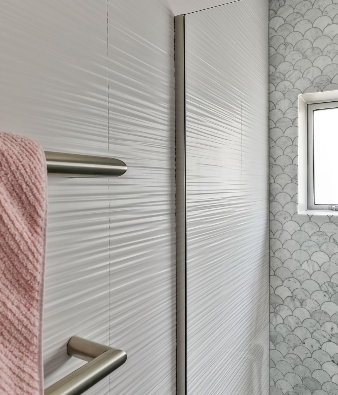 Great shot of the texture on the 4D Linear White (indent only, not stocked)