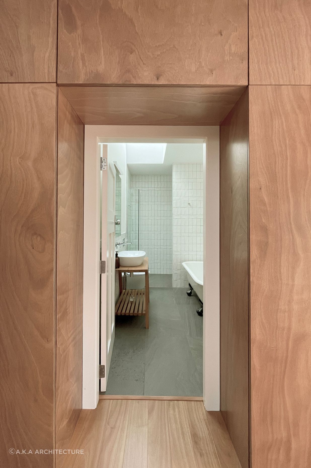 aka-g-bathroom.jpg